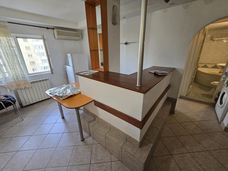 Apartament cu 2 camere decomandat în Eroii Revoluției