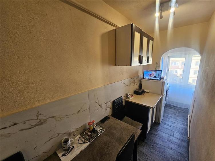Garsonieră decomandată, mobilată în Micro IV