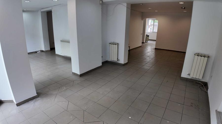 Spațiu comercial, de 100 mp, în Nord