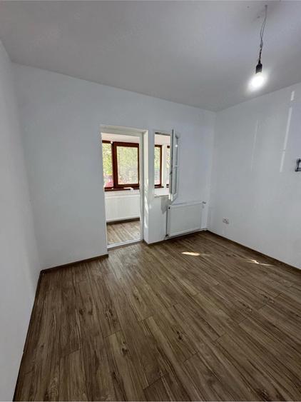 Apartament cu 3 camere decomandat în Girocului