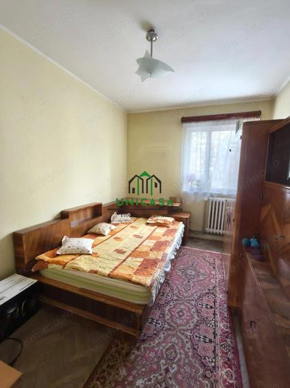 Apartament cu 3 camere semidecomandat în Traian
