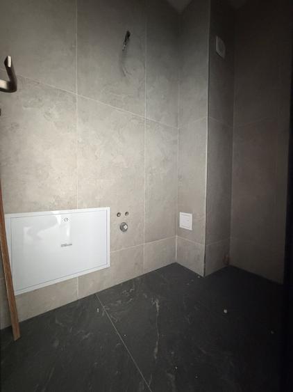 Apartament cu 3 camere decomandat în Torontalului