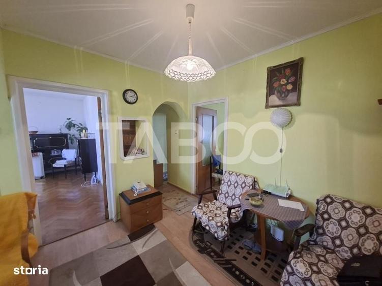 Apartament cu 3 camere decomandat în Mihai Viteazul