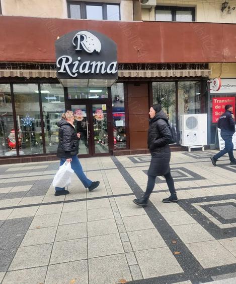 Spațiu comercial, de 250 mp, în Central