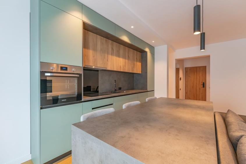 Apartament cu 3 camere decomandat, mobilat în Ultracentral