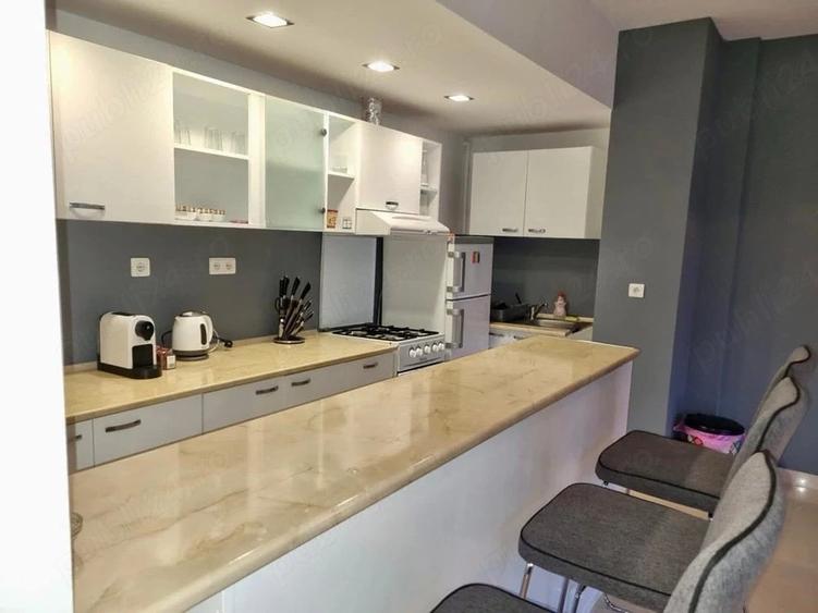 Apartament cu 2 camere decomandat în Micro 17