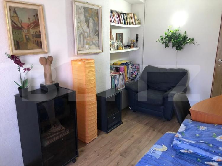 Casă individuală cu 11 camere cu Canalizare în Zărnești