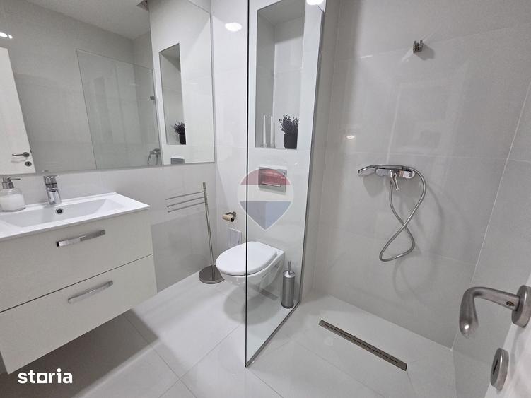 Casă cu 7 camere cu Teren 1000 Mp în Câmpineanca