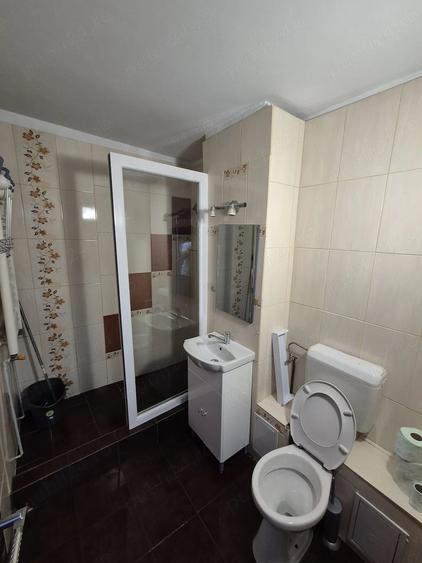 Apartament cu 3 camere decomandat în Lipovei