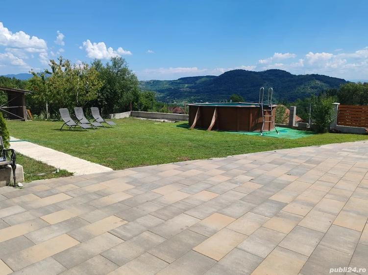 Casă cu Teren 3600 Mp în Bejan