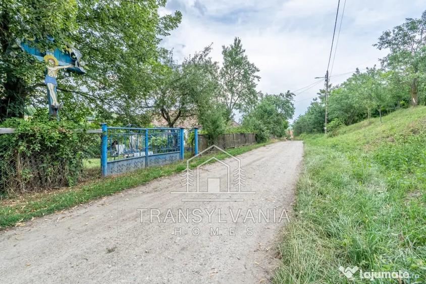Casă cu 4 camere în Sâmboleni