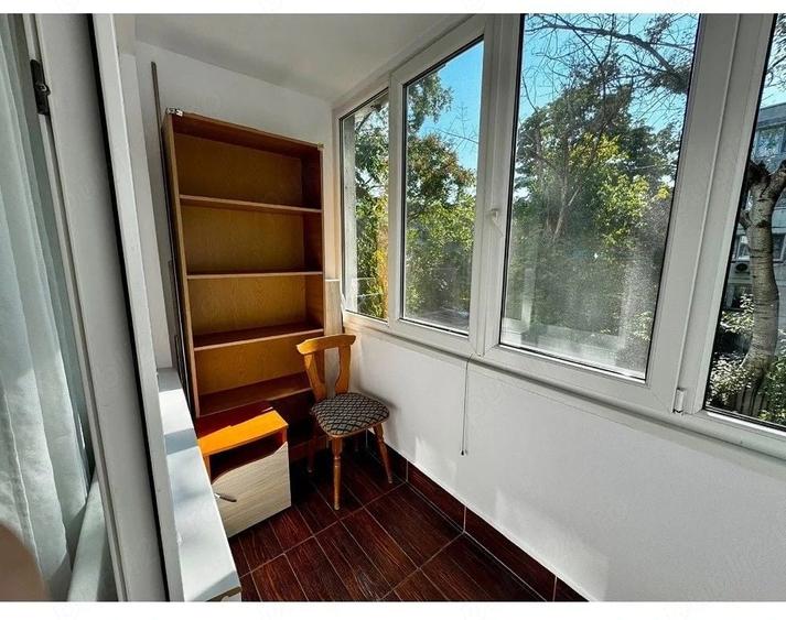 Apartament cu 3 camere semidecomandat, mobilat în Drumul Taberei