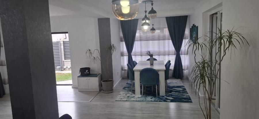 Casă individuală cu 3 camere cu Canalizare în Izvoru (Vânătorii Mici)