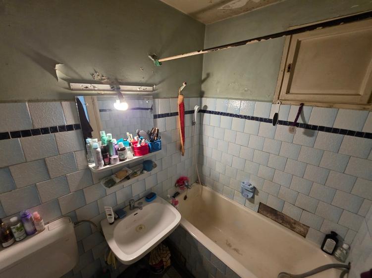 Apartament cu 3 camere decomandat în Basarabia