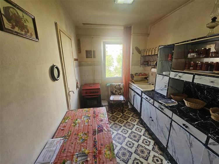 Apartament cu 2 camere semidecomandat în Micro I