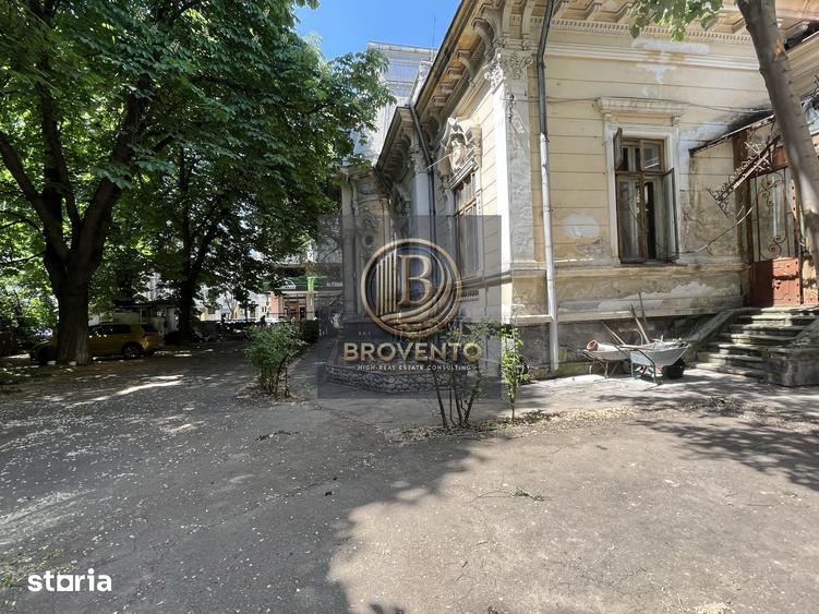 Casă cu Teren 2100 Mp în Central