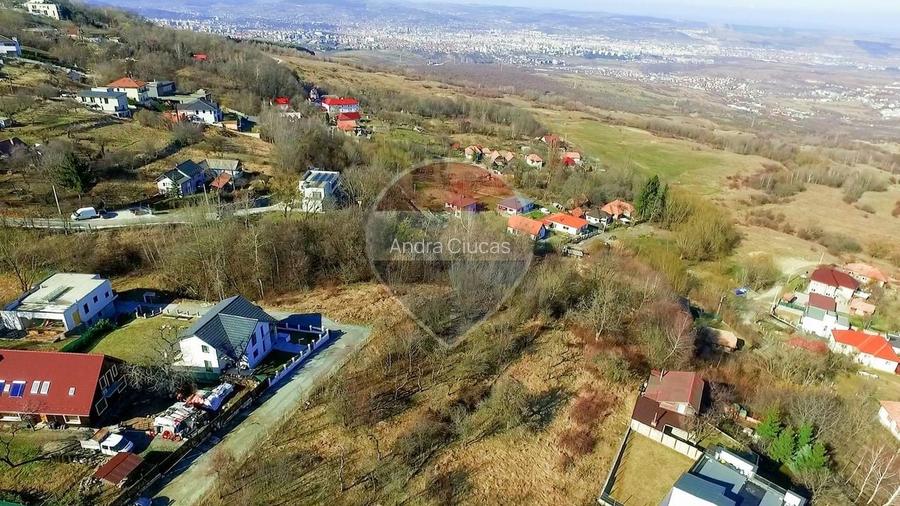 Teren constructii 1.004 mp–priveliște neîntrerupta spre oras