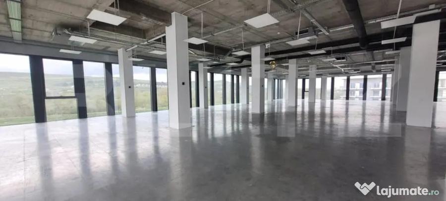 Spațiu comercial, de 643 mp, în Florești