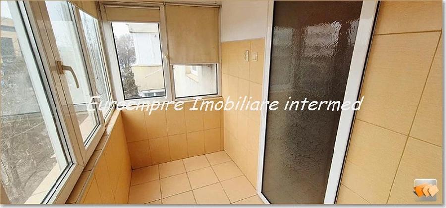 Apartament cu 2 camere decomandat în Km 5