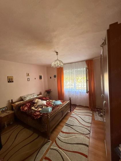 Casă cu 3 camere cu Teren 370 Mp în Eșelnița