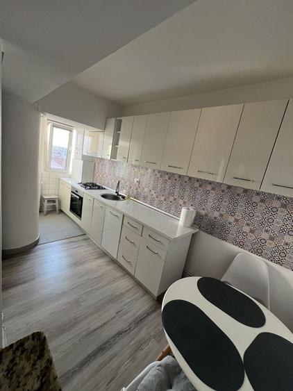 Apartament cu 2 camere decomandat în Exterior Vest