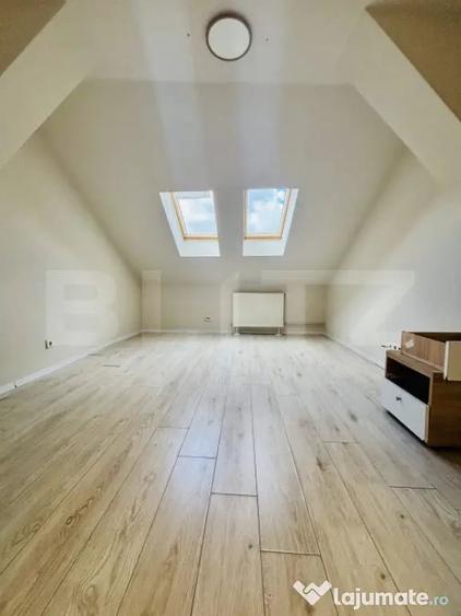 Casă cu 10 camere cu Teren 411 Mp în Lunei