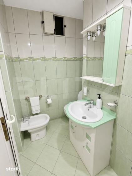 Apartament cu 2 camere decomandat, mobilat în Micro 12