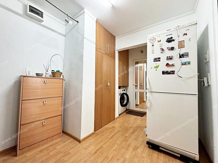 Apartament cu 2 camere decomandat în Micro 21