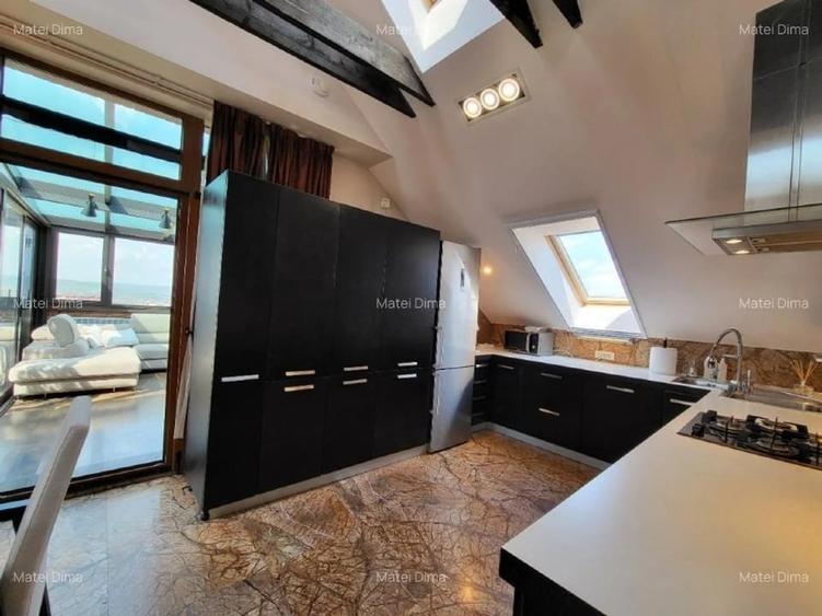 Apartament cu 4 camere semidecomandat, mobilat în Bună Ziua