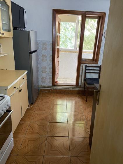 Apartament cu 3 camere decomandat în Exterior Vest