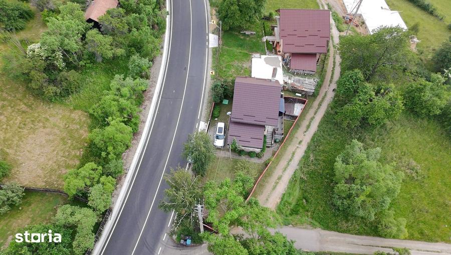 Casă cu 3 camere cu Teren 350 Mp în Moieciu