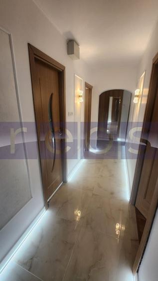 Apartament cu 2 camere decomandat în Titan