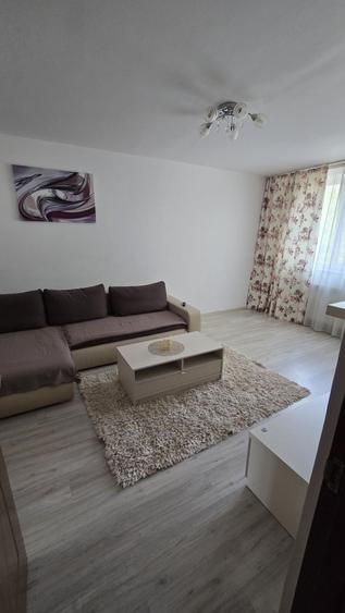 Apartament cu 2 camere decomandat în Negru Vodă