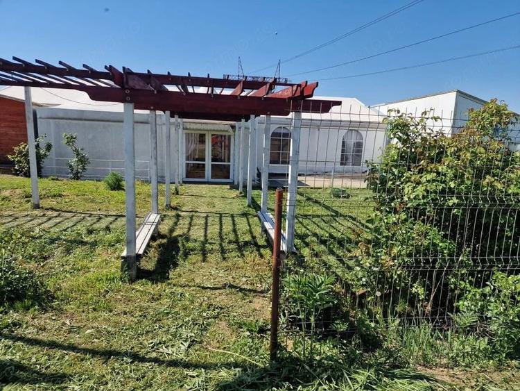 Spațiu comercial, de 240 mp, în Călinești