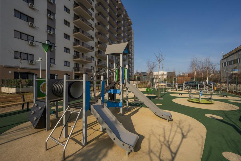 Apartament cu 2 camere semidecomandat, mobilat în Industriilor