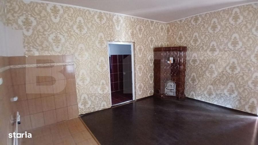 Casă cu 3 camere în Aluniș