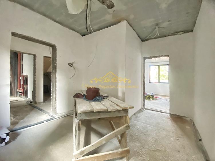 Casă individuală cu 7 camere cu Garaj în Andronache