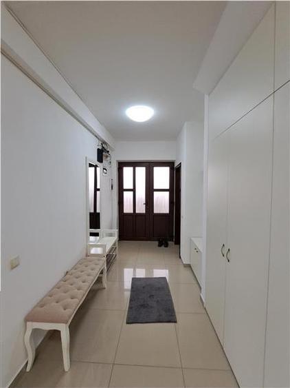 Duplex cu 6 camere cu Canalizare în Europa