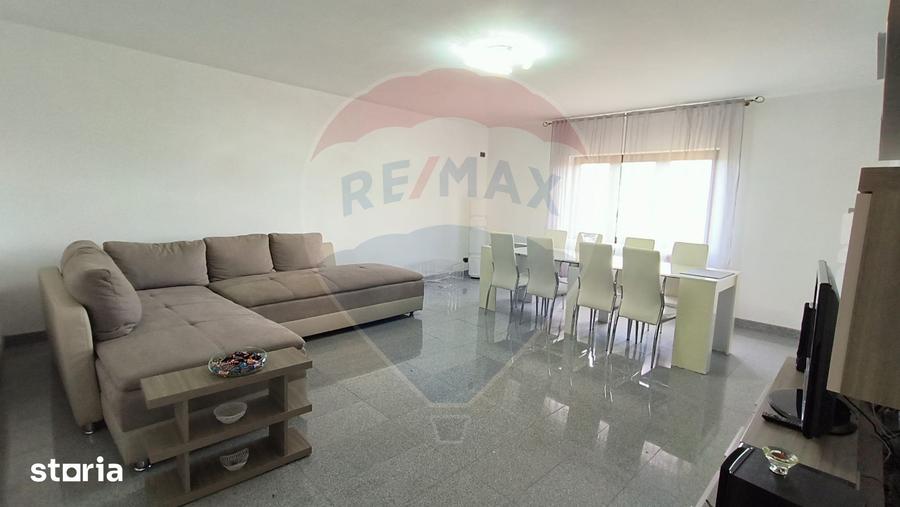 Casă cu 4 camere cu Teren 4151 Mp în Târgu Bujor