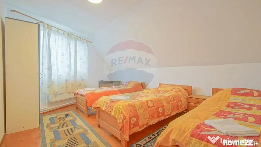 Casă cu 7 camere cu Teren 800 Mp în Purcăreni