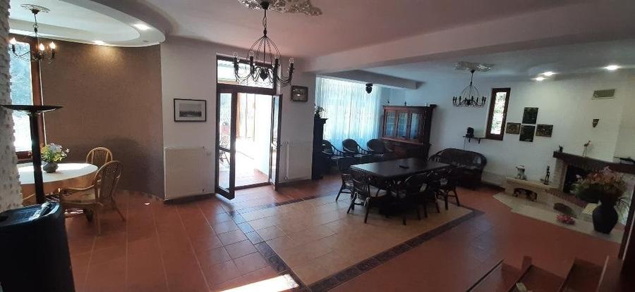 Casă individuală cu 7 camere cu Canalizare în Cabana Vânătorilor