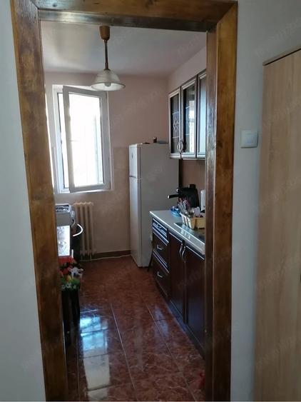Apartament cu 2 camere semidecomandat în Dâmbovița