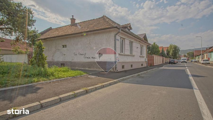 Casă cu 3 camere cu Teren 553 Mp în Bartolomeu