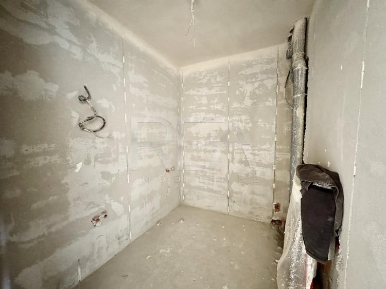 Apartament cu 4 camere decomandat în Matei Voievod