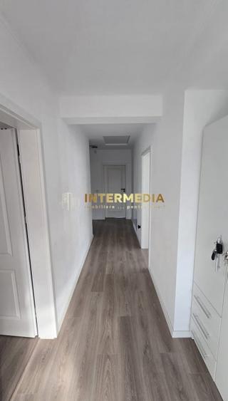 Casă individuală cu 4 camere cu Canalizare în Est