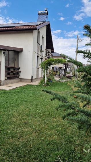Casă individuală cu 5 camere cu Garaj în Berceni