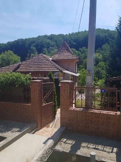 Casă cu 3 camere în Central