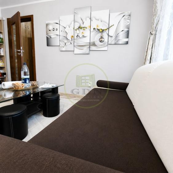 Apartament cu 3 camere decomandat, mobilat în Florilor