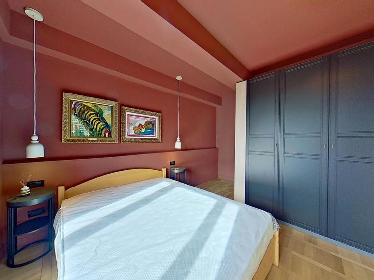 Apartament cu 3 camere semidecomandat în Calea Victoriei