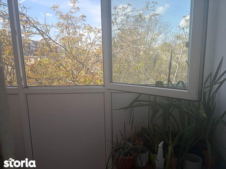 Apartament cu 3 camere semidecomandat, mobilat în Berceni — fotografia 1
